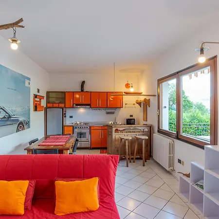 Lovely View With Terrace Apartment *