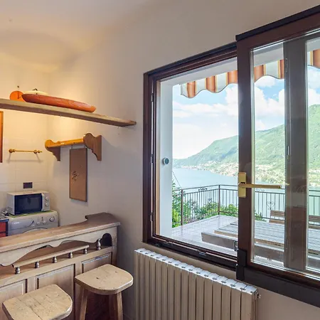 Lovely View With Terrace Apartment *